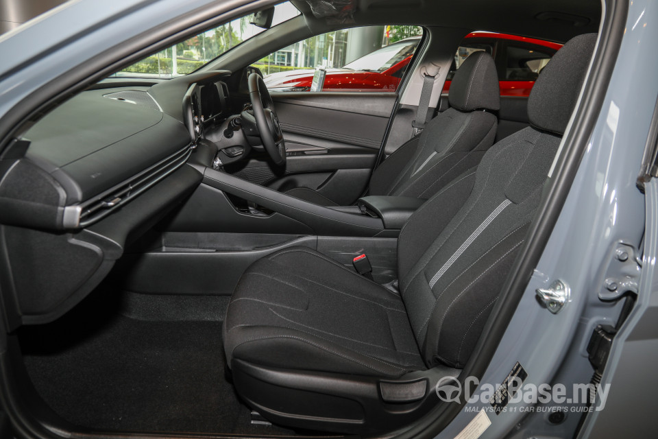Hyundai Elantra CN7 (2020) Interior