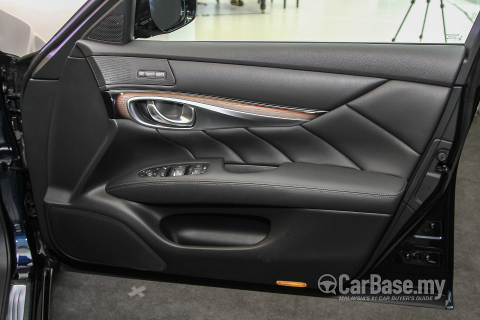 Infiniti Q70 Y51 Facelift (2015) Interior
