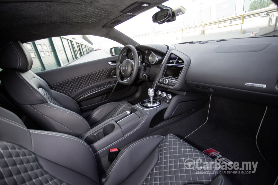 Audi R8 Type 42 (2013) Interior