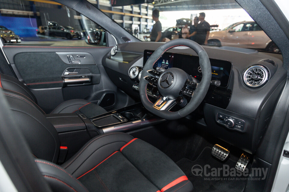 Mercedes-Benz AMG GLA H247 Facelift (2024) Interior