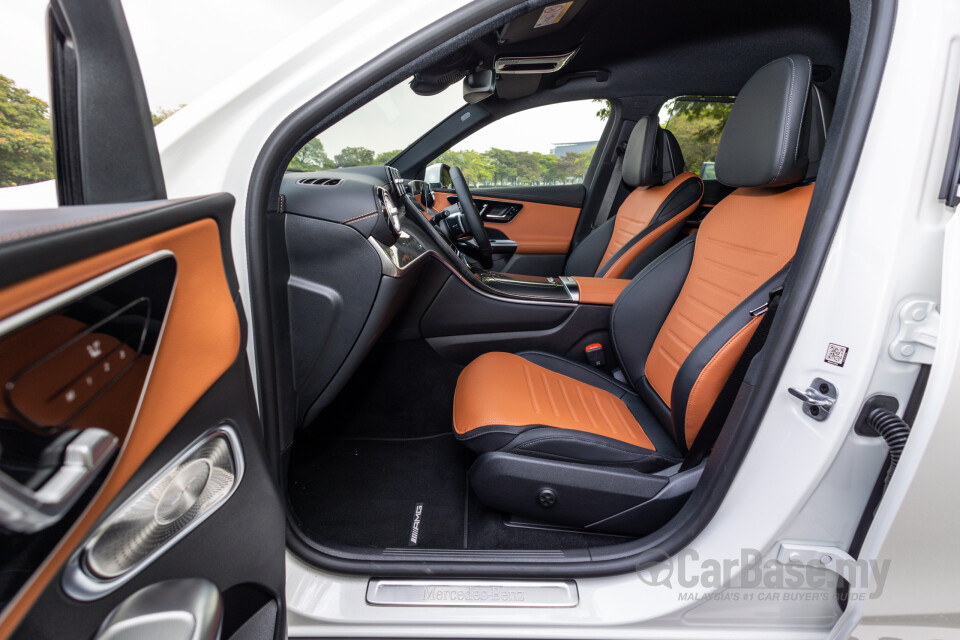 Mercedes-Benz GLC X254 (2023) Interior