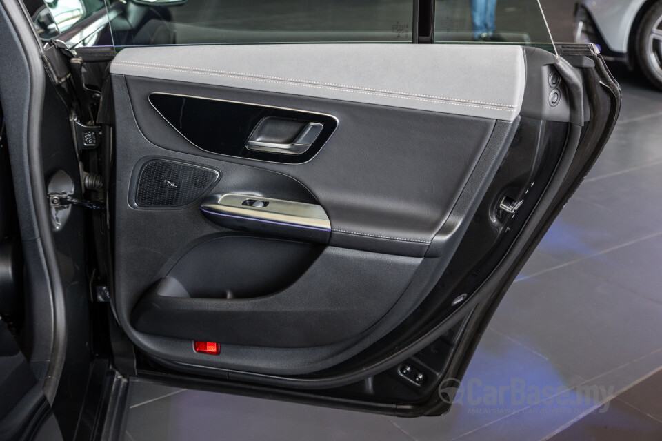 Mercedes-Benz EQE V295 (2022) Interior