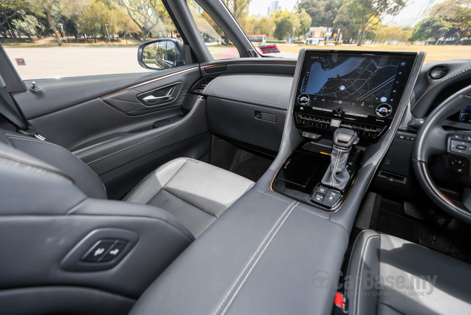 Toyota Vellfire AH40 (2023) Interior