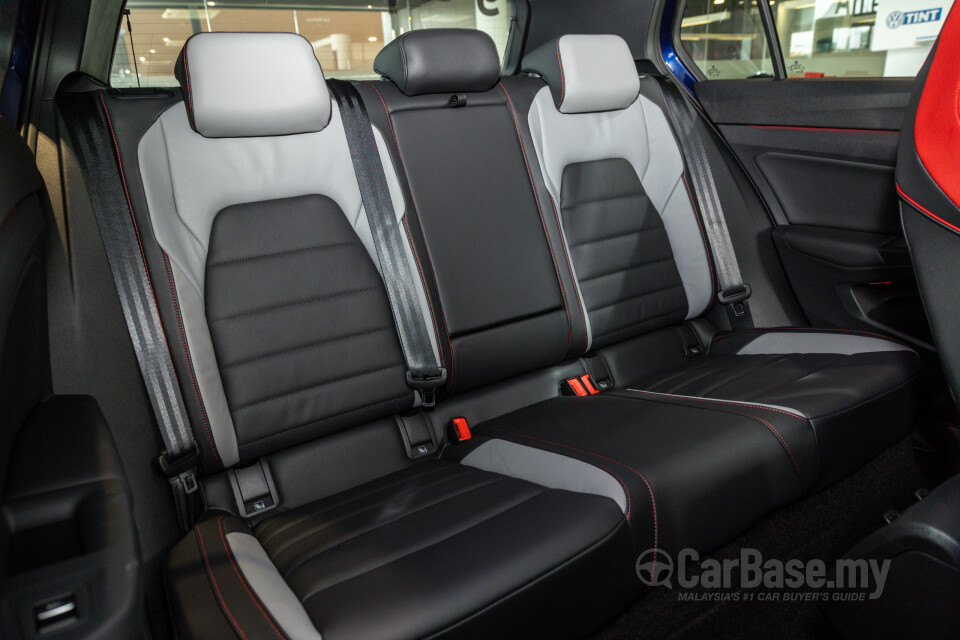 Volkswagen Golf GTI Mk8 (2022) Interior
