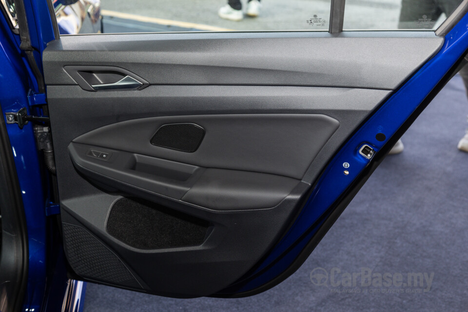 Volkswagen Golf R Mk8 (2022) Interior